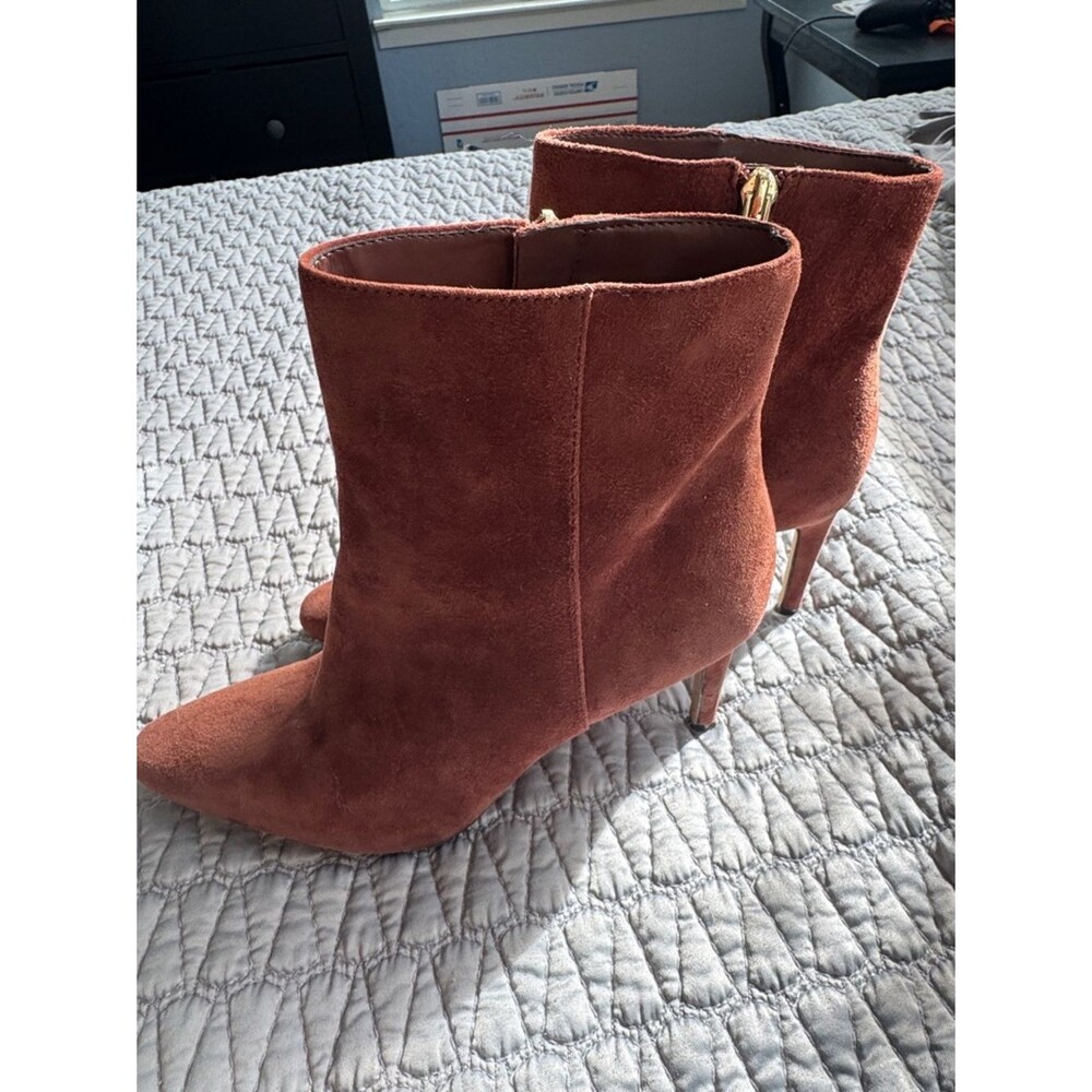 Vince Camuto Allost Booties in Tobacco. Size 7.5